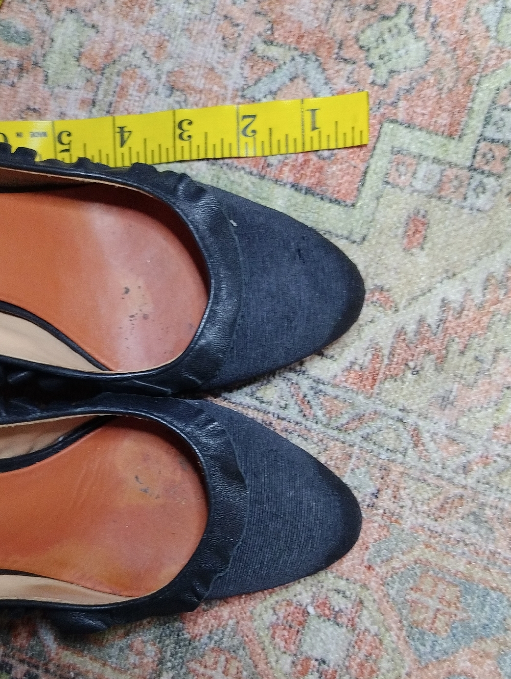 Designer Badgley Mischka Black Leather Ruffle High Heel Pumps - 9M - Picture 8 of 8